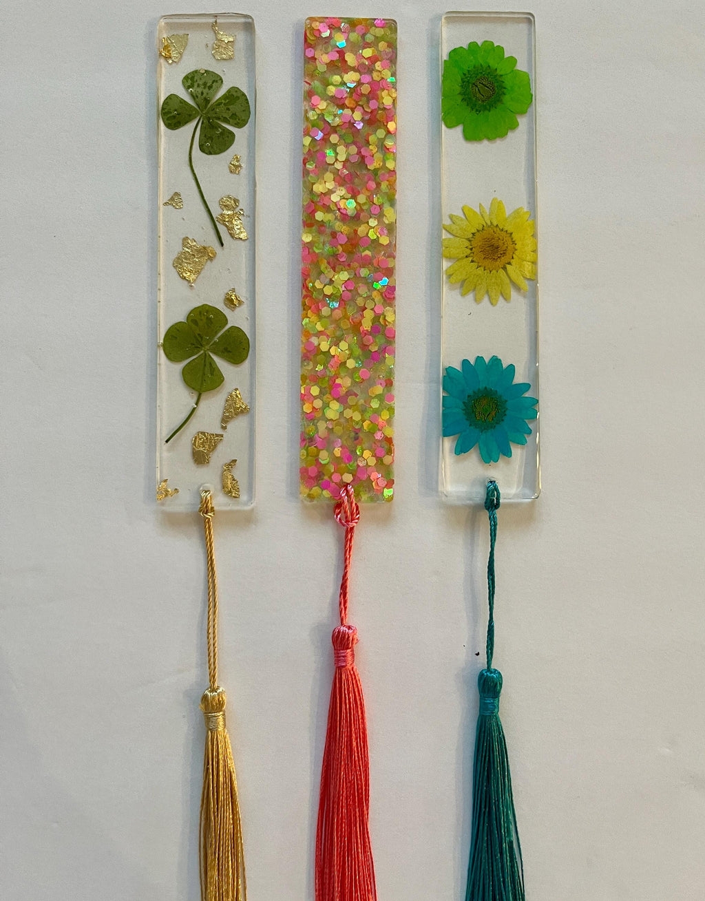 Glittery Resin Bookmark with Tassel: Colorful Book Lover Gift