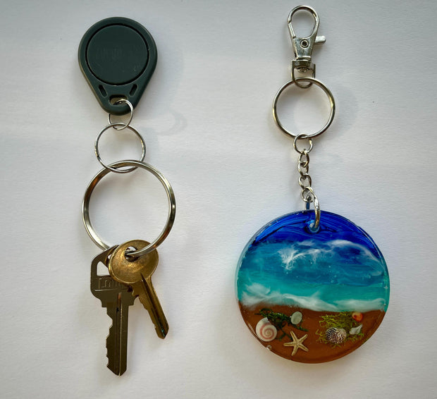 Hand-Painted Resin Beach Keychain with Real Seashells – 2.25" Round