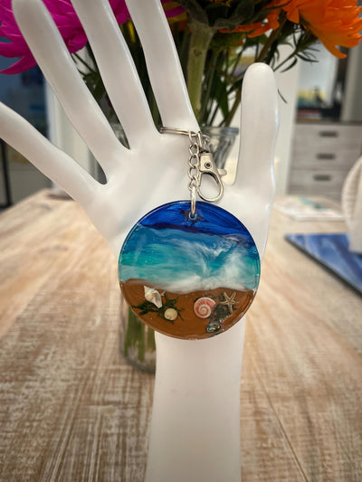 Hand-Painted Resin Beach Keychain with Real Seashells – 2.25" Round