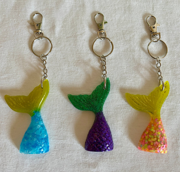 Glitter Mermaid Tail Keychain: Sparkly Resin Backpack Clip
