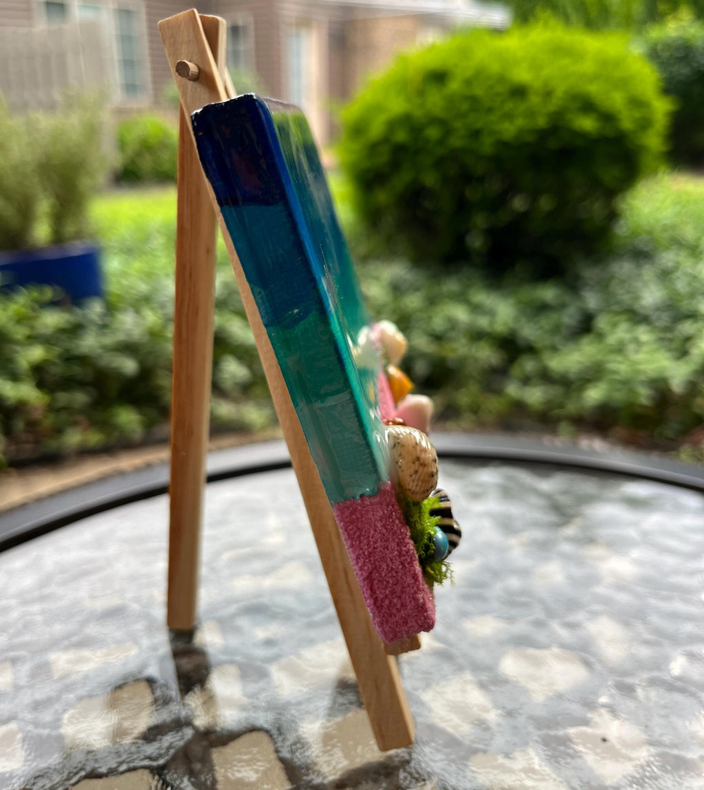 Miniature Beach Canvas Art: Real Sand & Seashell Seascape with Easel